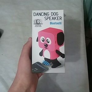 Dancing dog speaker bluetooth speaker